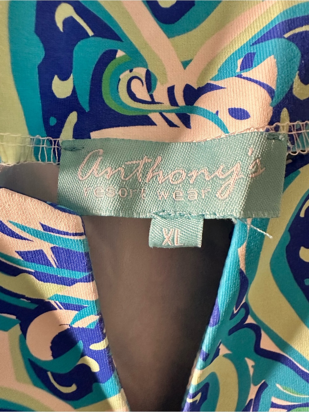 Anthony’s sleeveless resort wear top - Picture 3 of 5